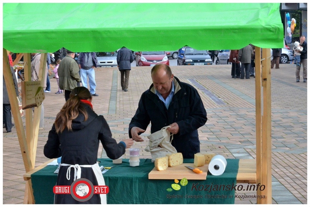 Tudi minulo soboto je tržnico obiskal župan občine Šmarje pri Jelšah in nakupil domače izdelke